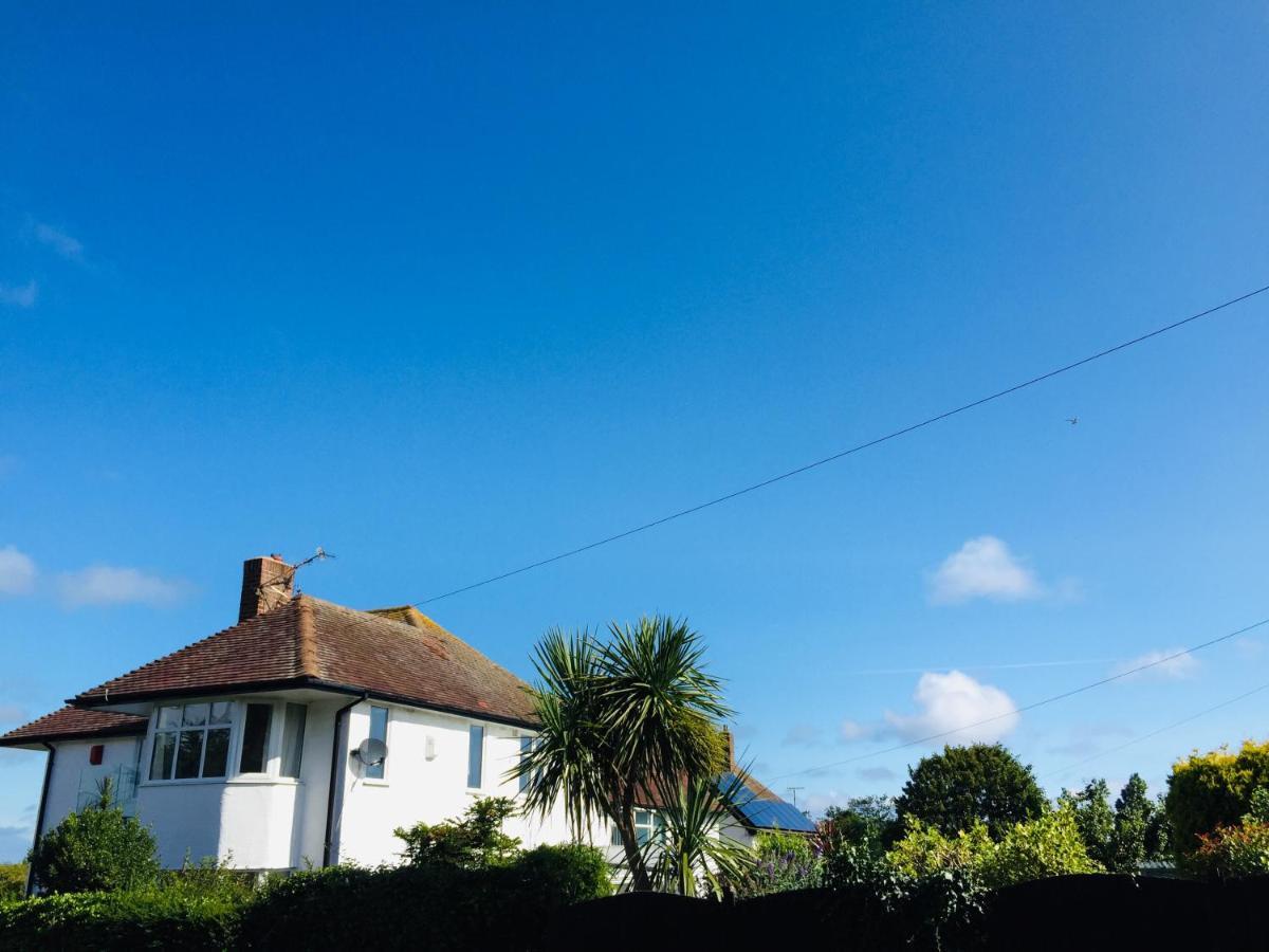Sunnyside - Large Seaside Home With Views And Hot Tub Prestatyn Bagian luar foto