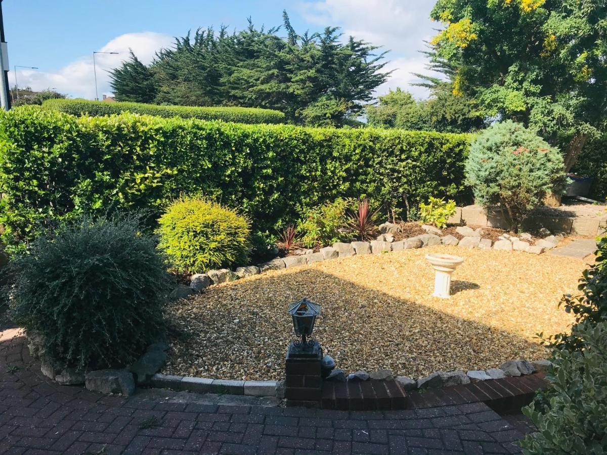 Sunnyside - Large Seaside Home With Views And Hot Tub Prestatyn Bagian luar foto