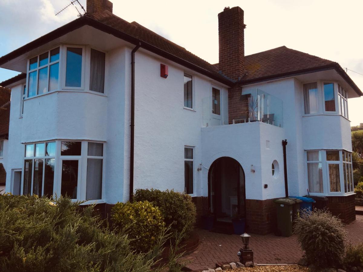 Sunnyside - Large Seaside Home With Views And Hot Tub Prestatyn Bagian luar foto
